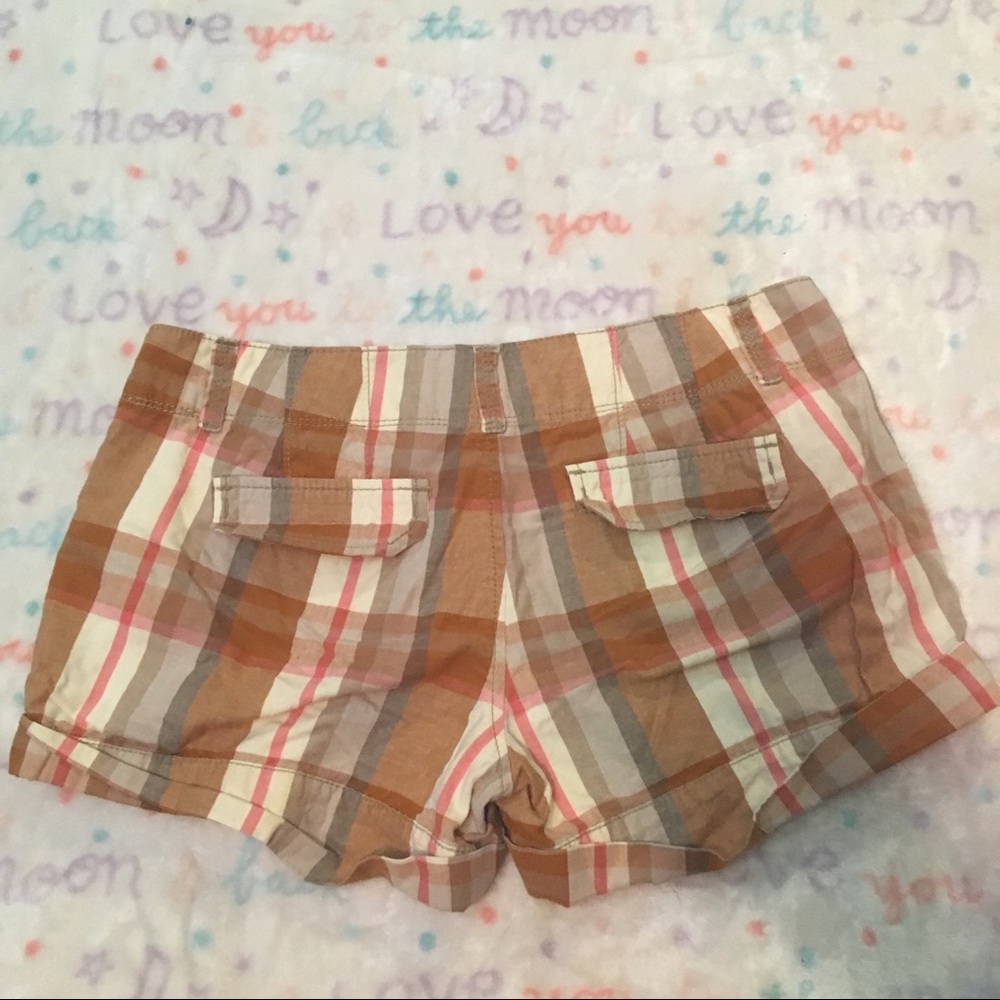 Shorts - Picture 2 of 3